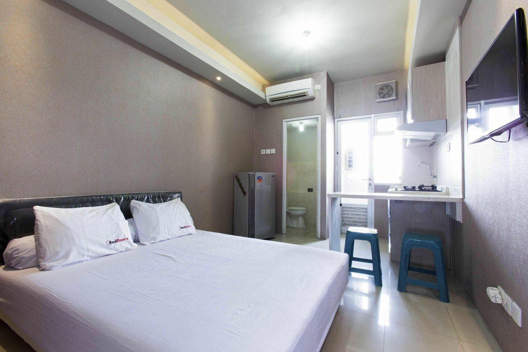 Reddoorz Apartment @ Pegangsaan Kelapa Gading Jakarta Bagian luar foto