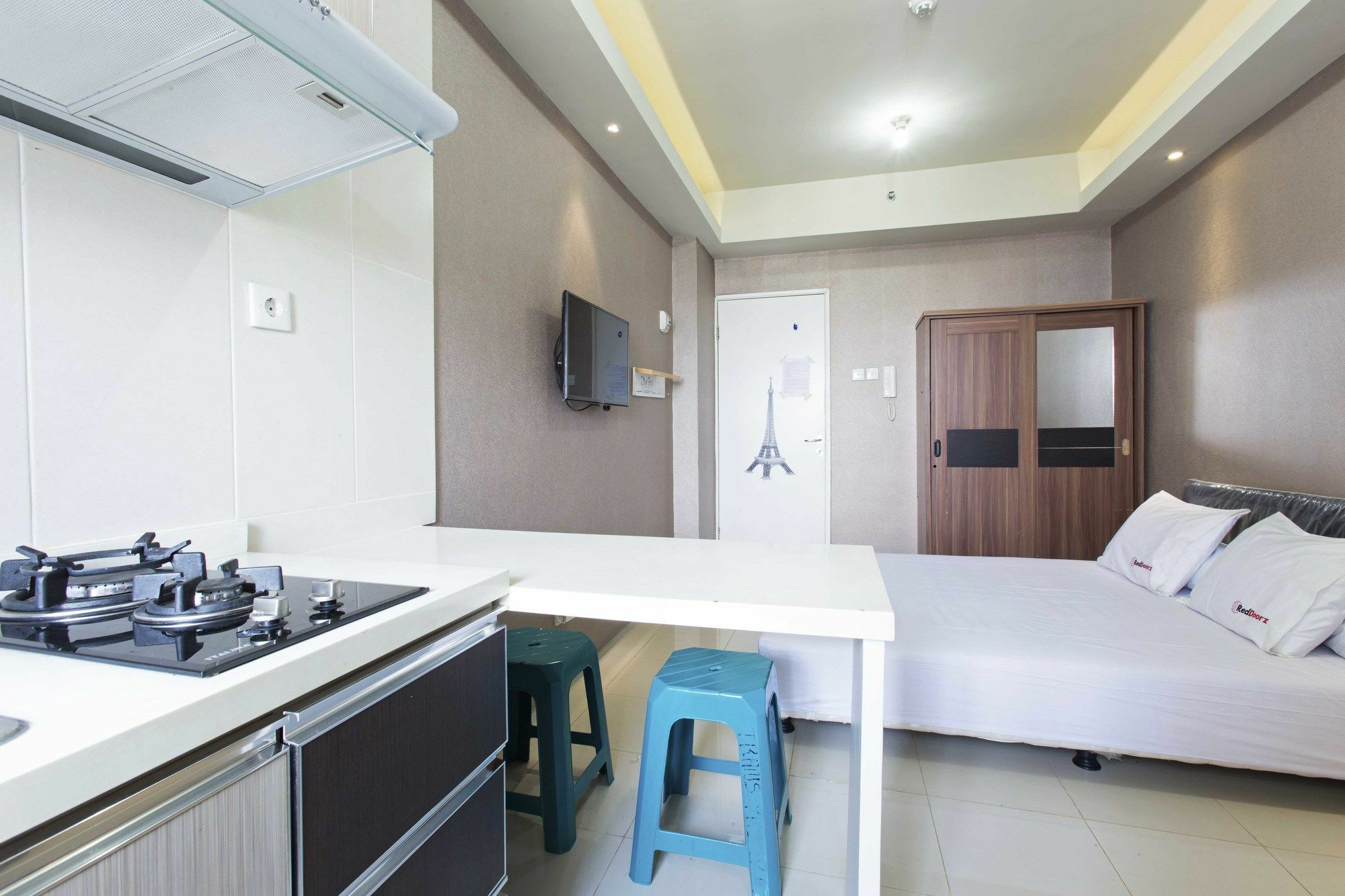 Reddoorz Apartment @ Pegangsaan Kelapa Gading Jakarta Bagian luar foto